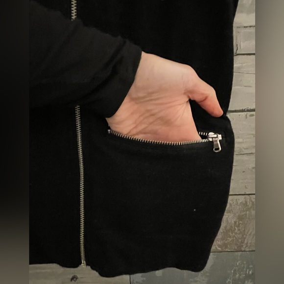 Charcoal Gray Asymmetrical Zipper Vest w/ 2 Useable Zip Pockets.  Sz L - Picture 3 of 6